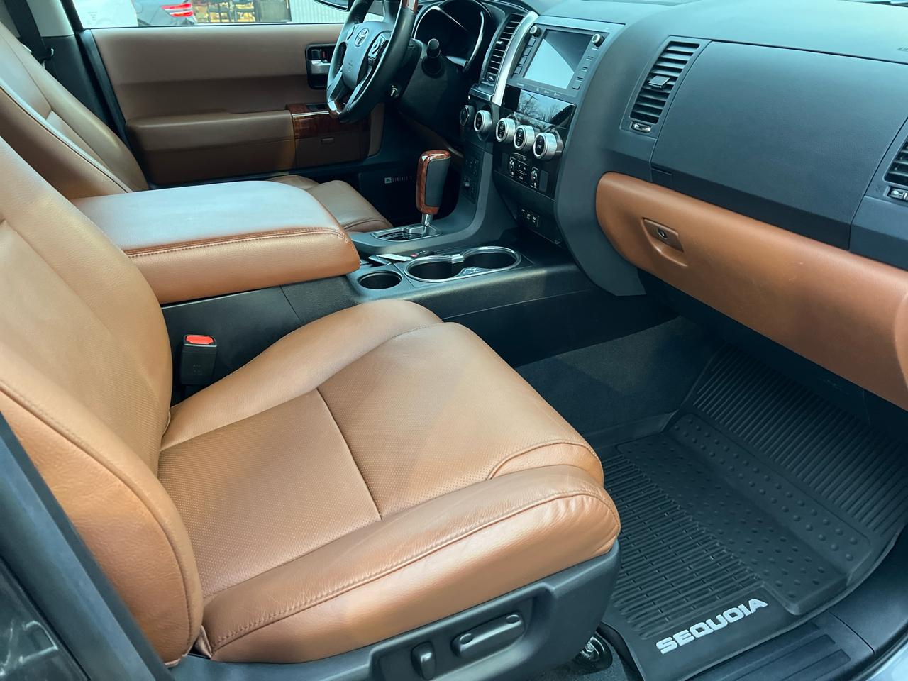 Toyota Sequoia Platinum 4WD (Natl) 2021