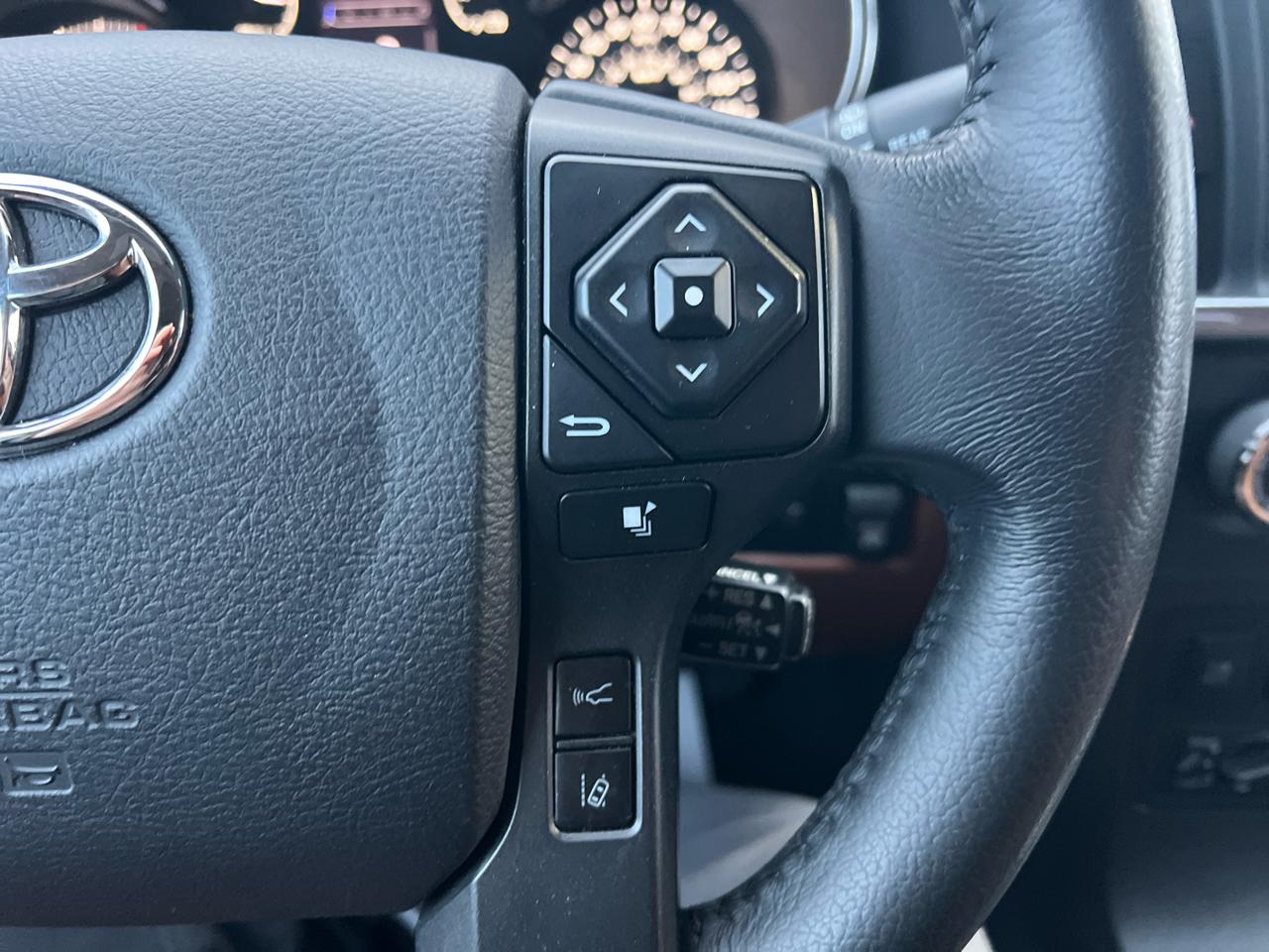 Toyota Sequoia Platinum 4WD (Natl) 2021