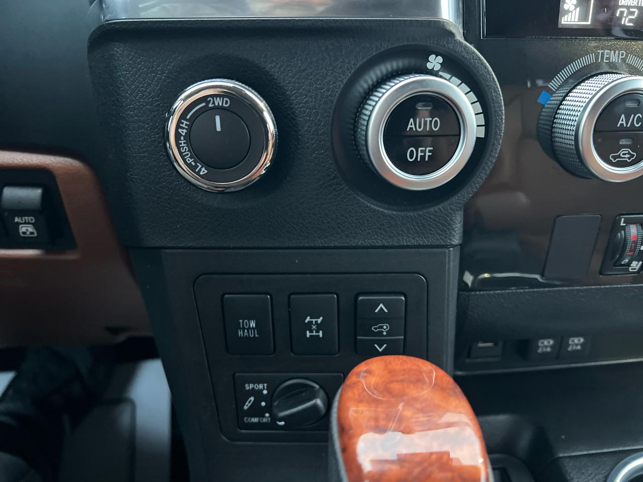 Toyota Sequoia Platinum 4WD (Natl) 2021