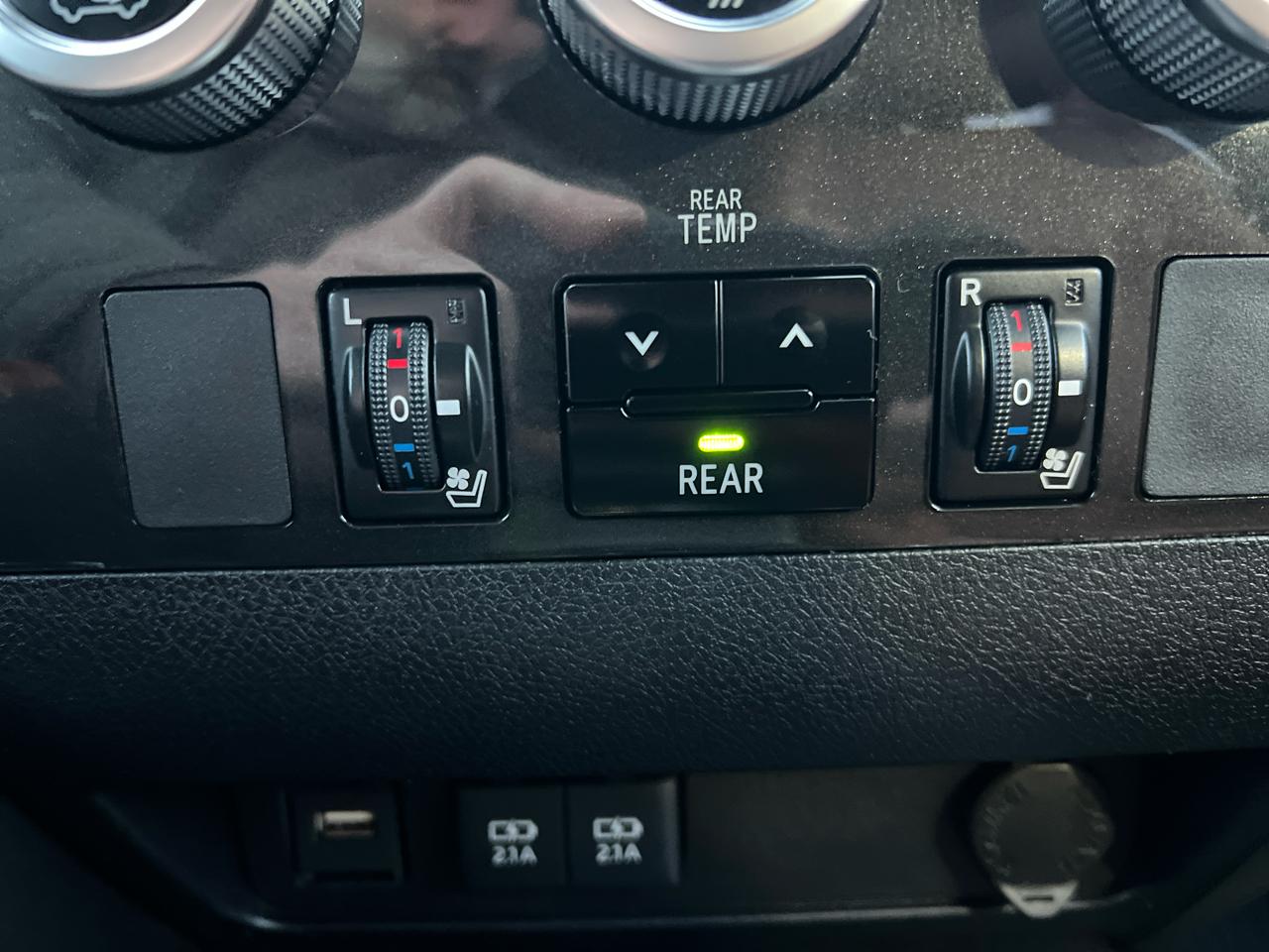 Toyota Sequoia Platinum 4WD (Natl) 2021