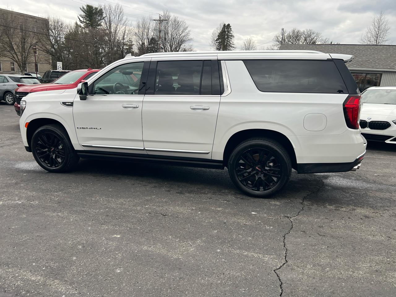 GMC Yukon XL 4WD 4dr Denali 2021