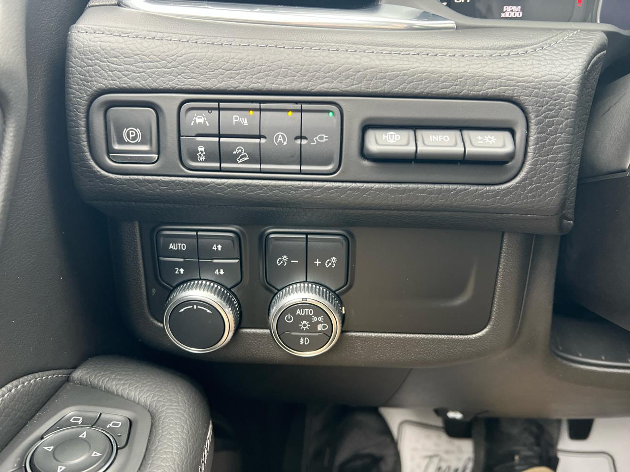 GMC Yukon XL 4WD 4dr Denali 2021