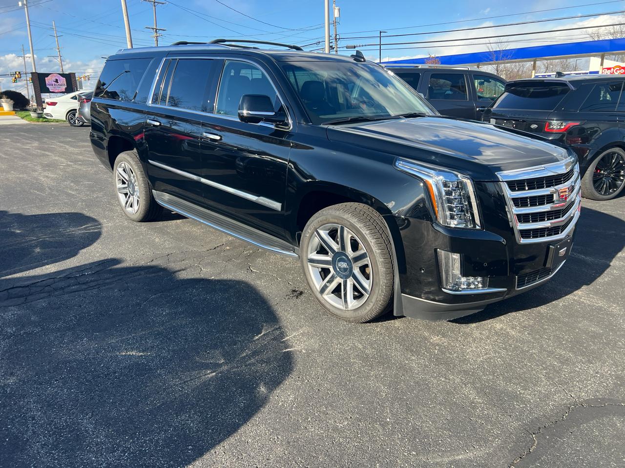 Cadillac Escalade ESV 4WD 4dr Luxury 2017
