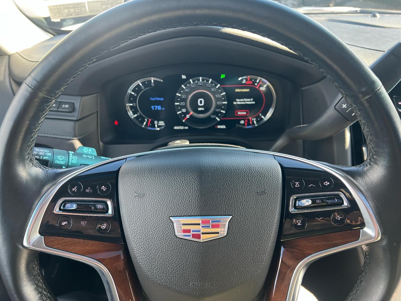 Cadillac Escalade ESV 4WD 4dr Luxury 2017