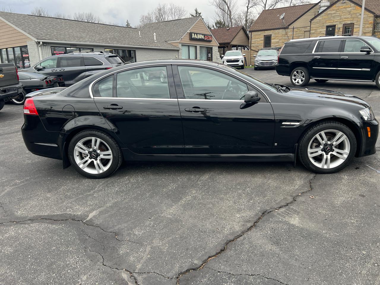 Pontiac G8 4dr Sdn 2009