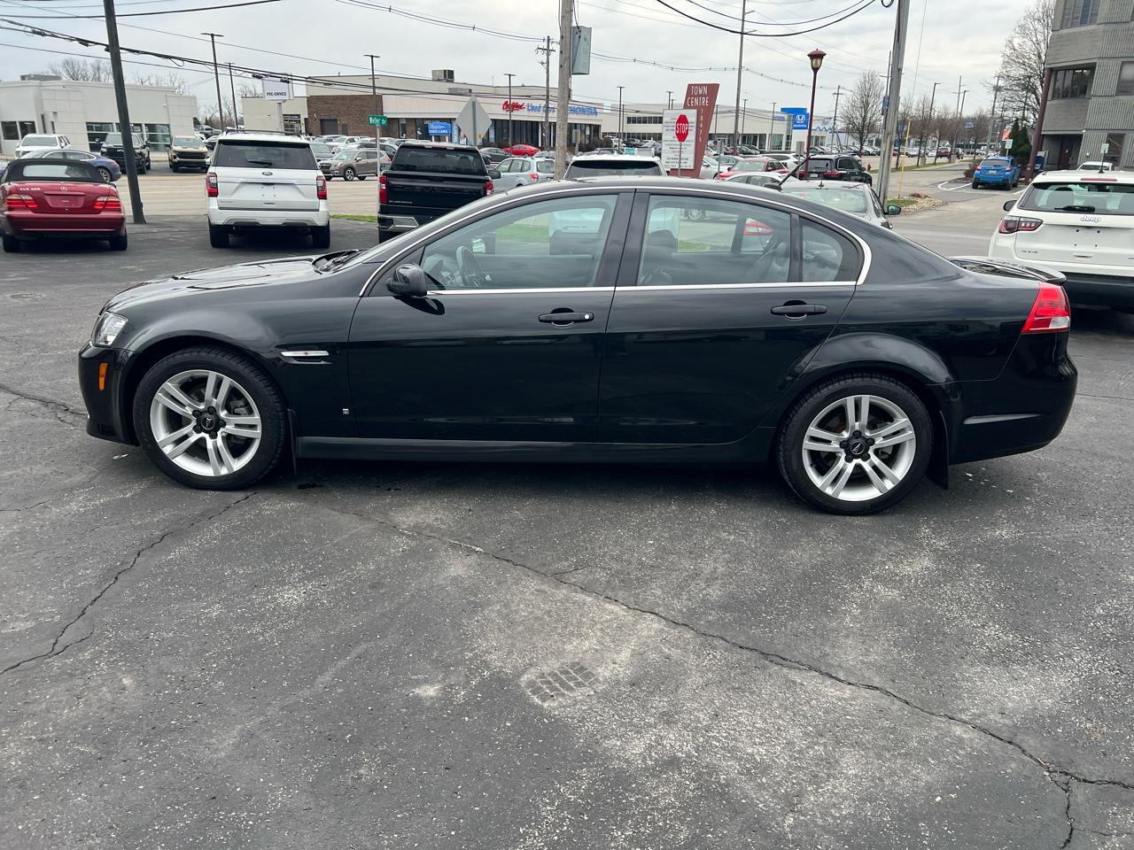 Pontiac G8 4dr Sdn 2009