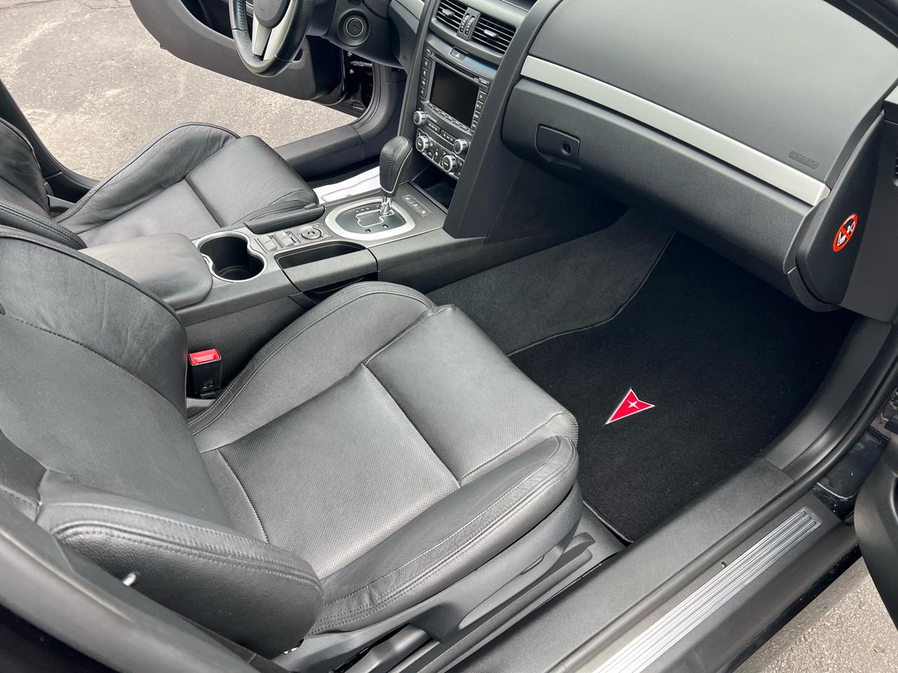 Pontiac G8 4dr Sdn 2009