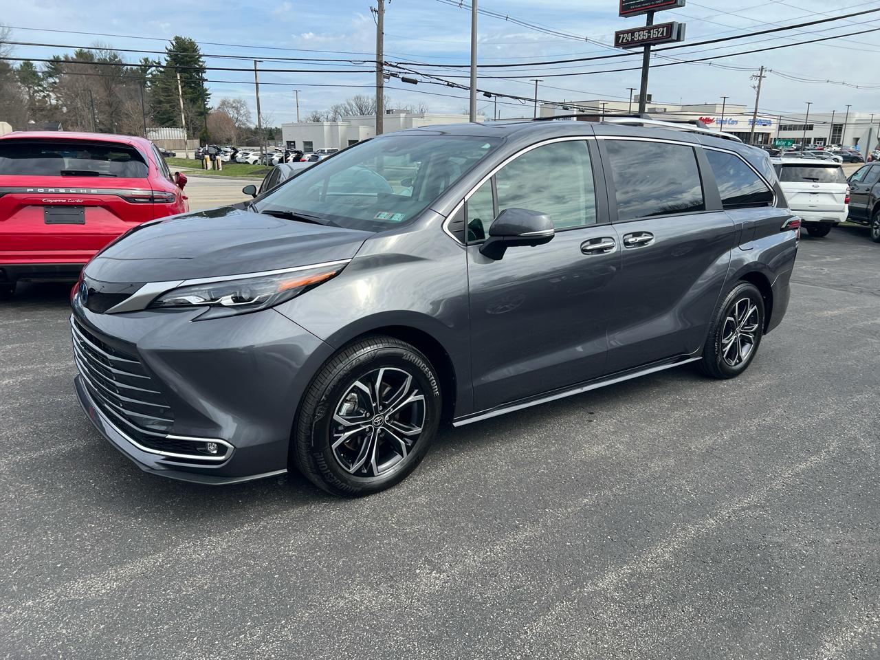 2025 Toyota Sienna Platinum AWD 7-Passenger (Natl)