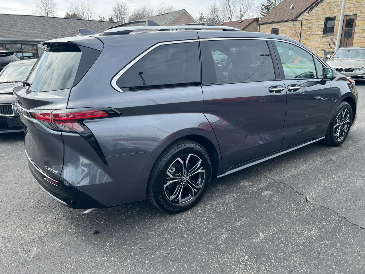 Toyota Sienna Platinum AWD 7-Passenger (Natl) 2025