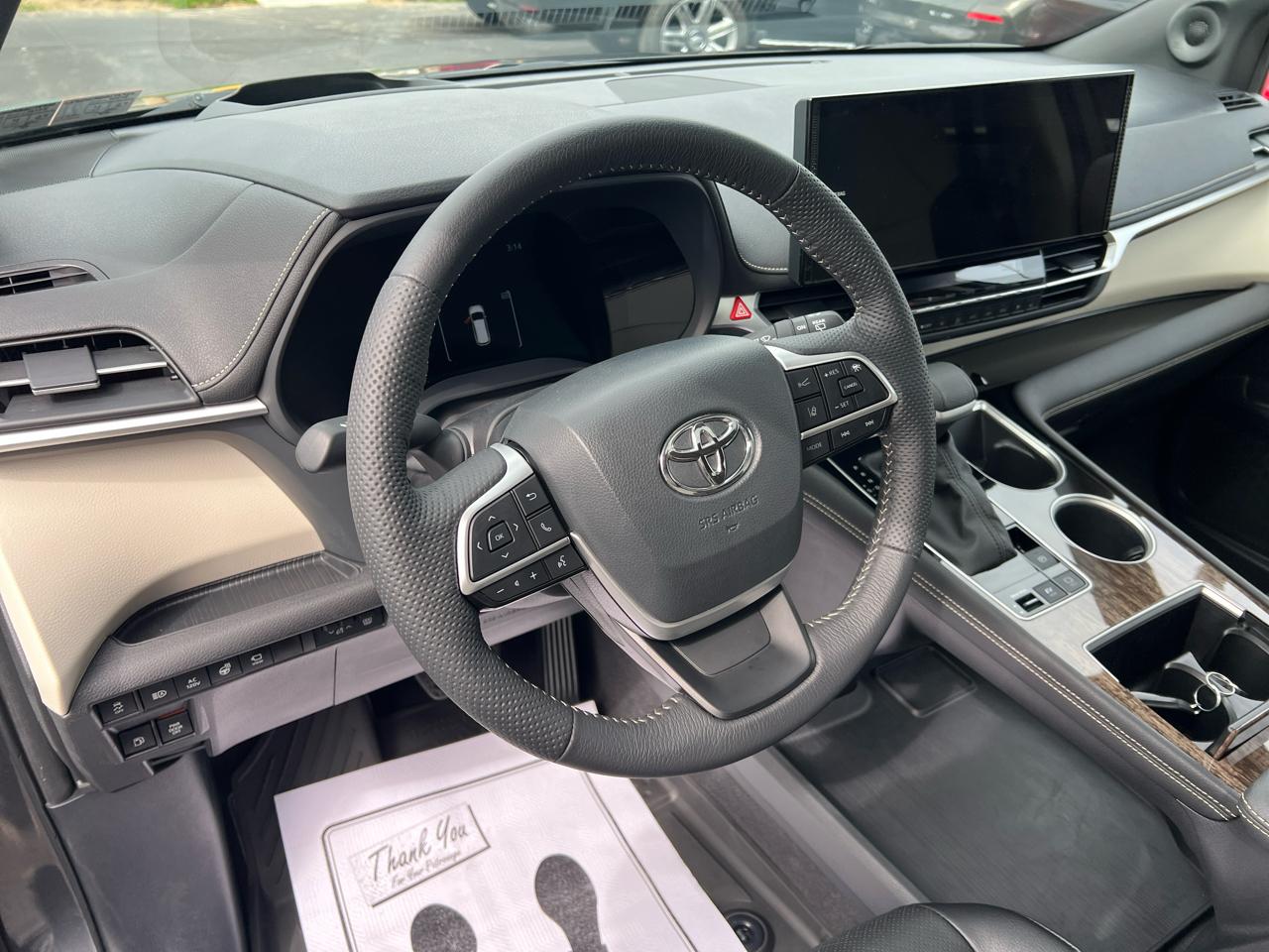 Toyota Sienna Platinum AWD 7-Passenger (Natl) 2025