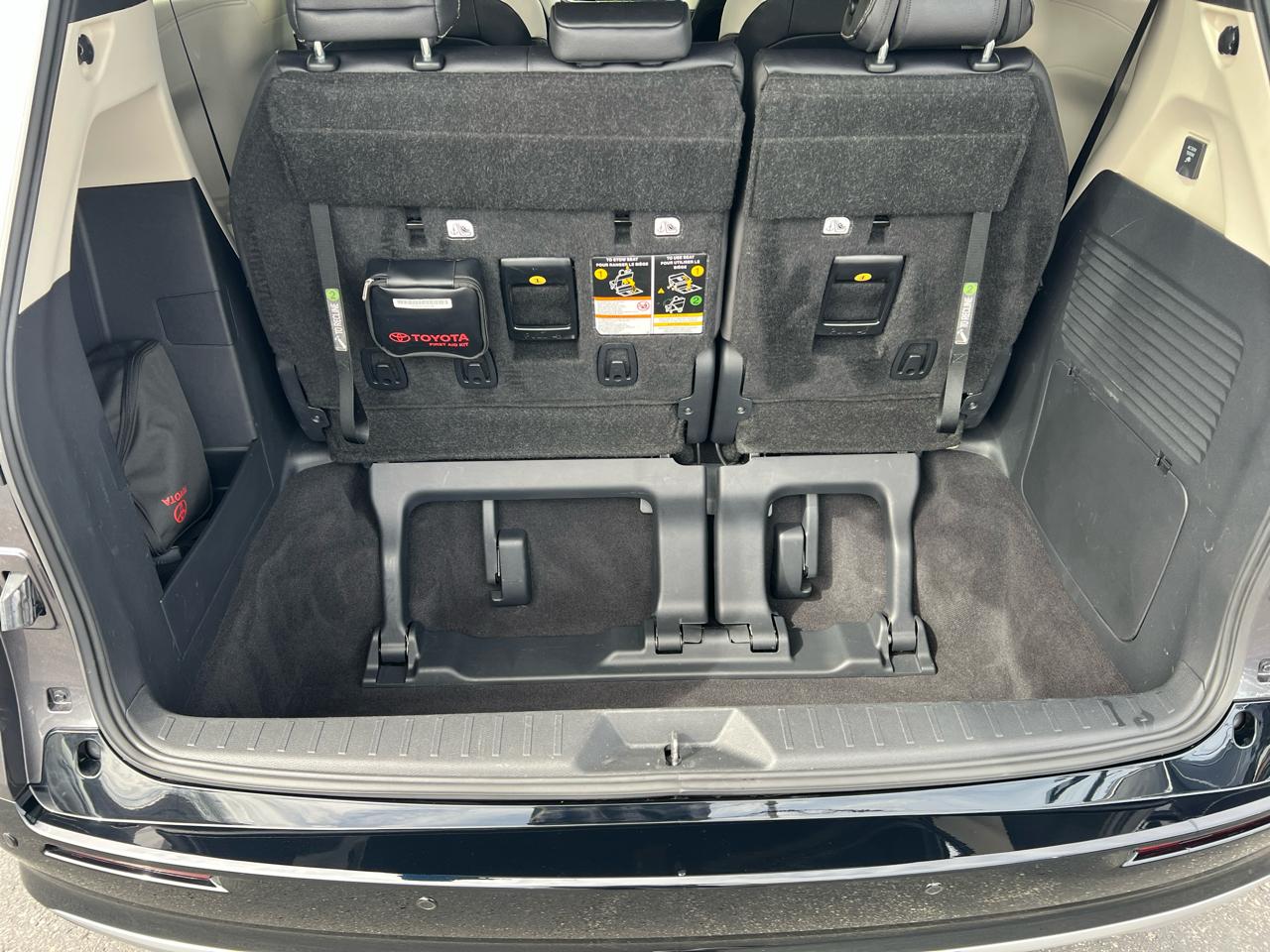 Toyota Sienna Platinum AWD 7-Passenger (Natl) 2025
