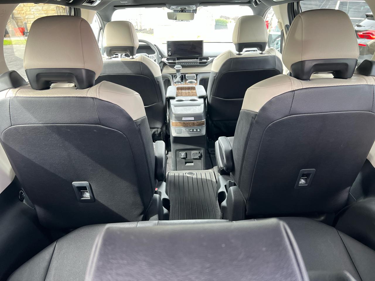 Toyota Sienna Platinum AWD 7-Passenger (Natl) 2025