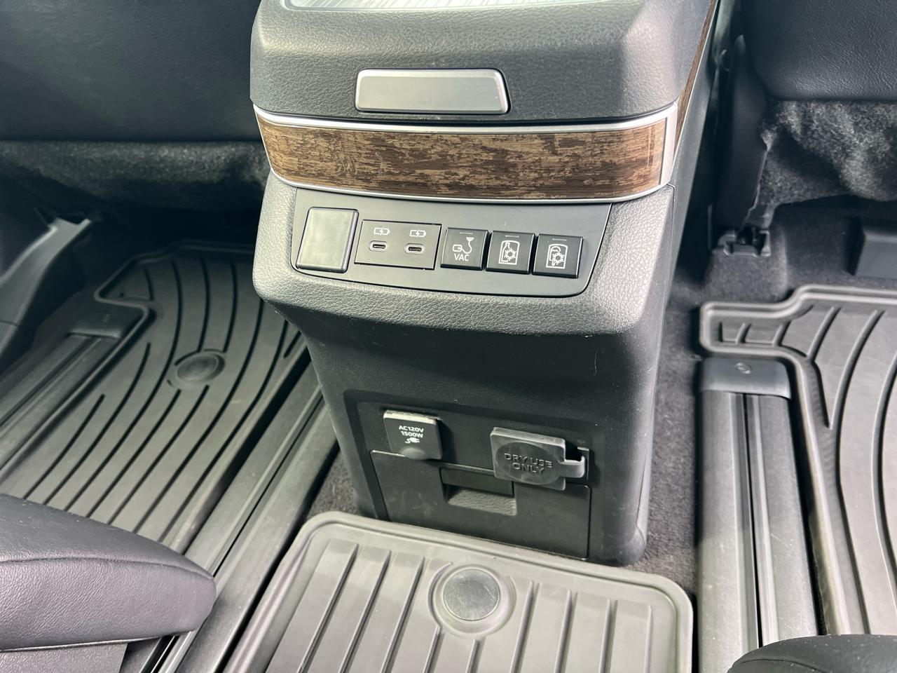 Toyota Sienna Platinum AWD 7-Passenger (Natl) 2025