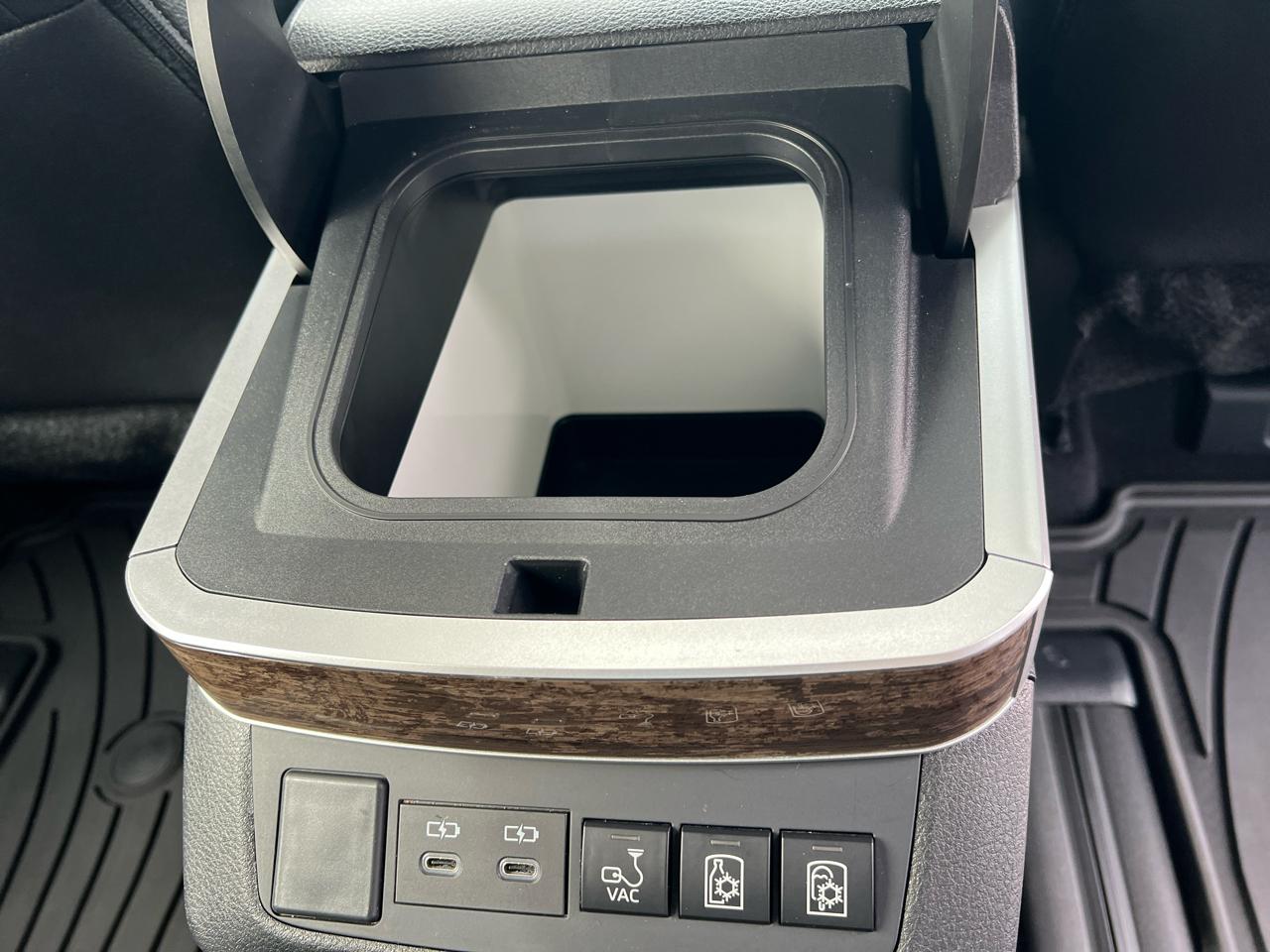 Toyota Sienna Platinum AWD 7-Passenger (Natl) 2025