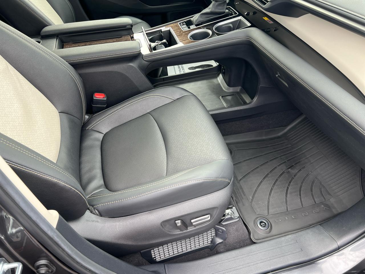 Toyota Sienna Platinum AWD 7-Passenger (Natl) 2025