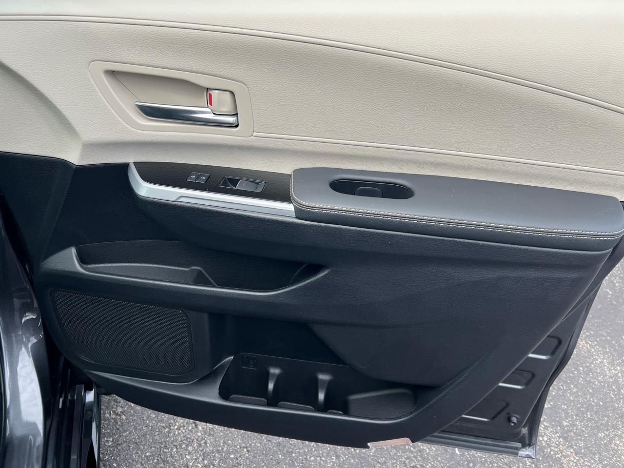 Toyota Sienna Platinum AWD 7-Passenger (Natl) 2025