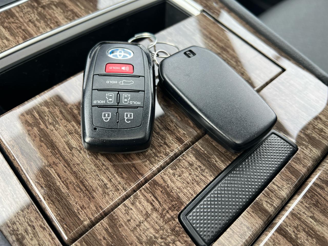 Toyota Sienna Platinum AWD 7-Passenger (Natl) 2025