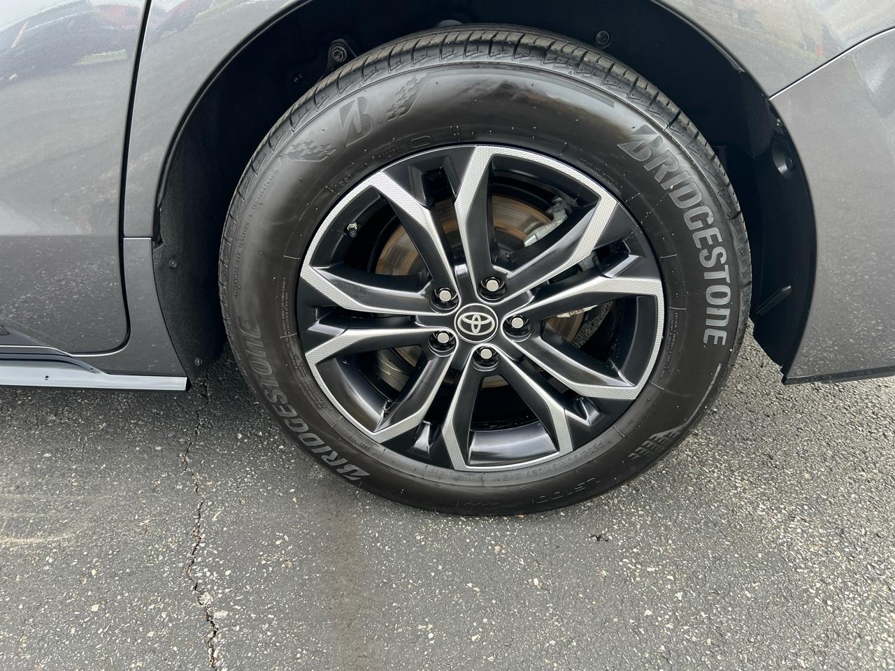 Toyota Sienna Platinum AWD 7-Passenger (Natl) 2025