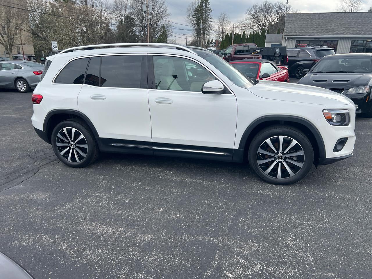 Mercedes-Benz GLB GLB 250 4MATIC SUV 2022