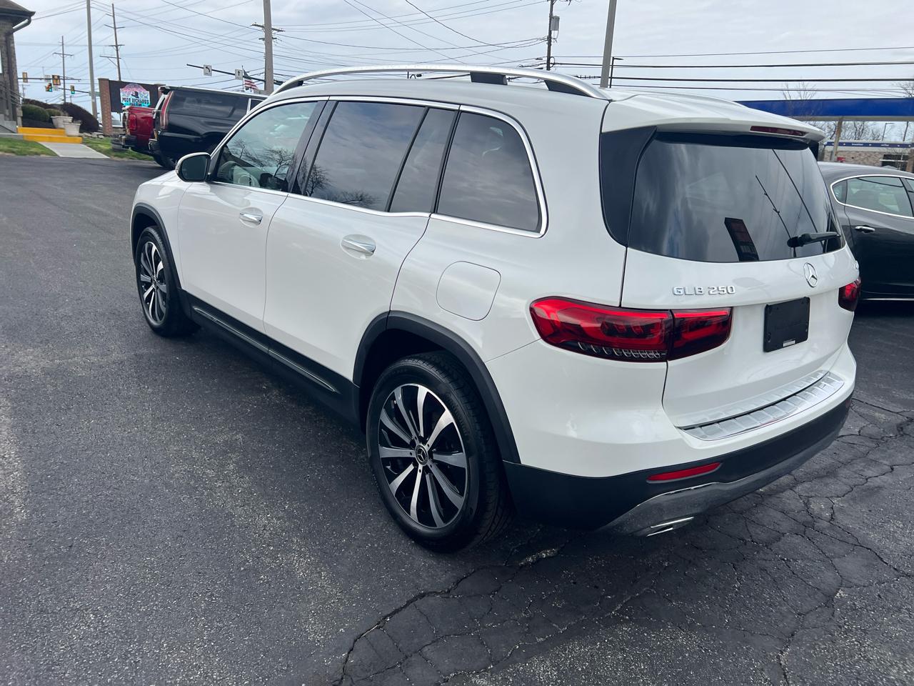 Mercedes-Benz GLB GLB 250 4MATIC SUV 2022