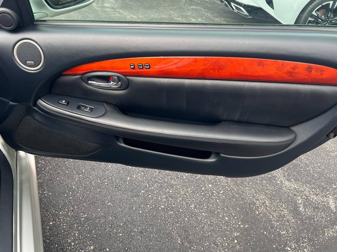 Lexus SC 430 2dr Convertible 2002