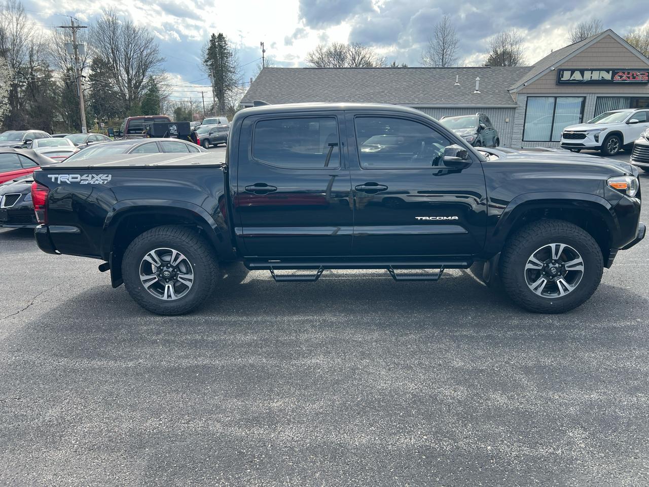 Toyota Tacoma 4WD TRD Off Road Double Cab 5' Bed V6 MT (Natl) 2019