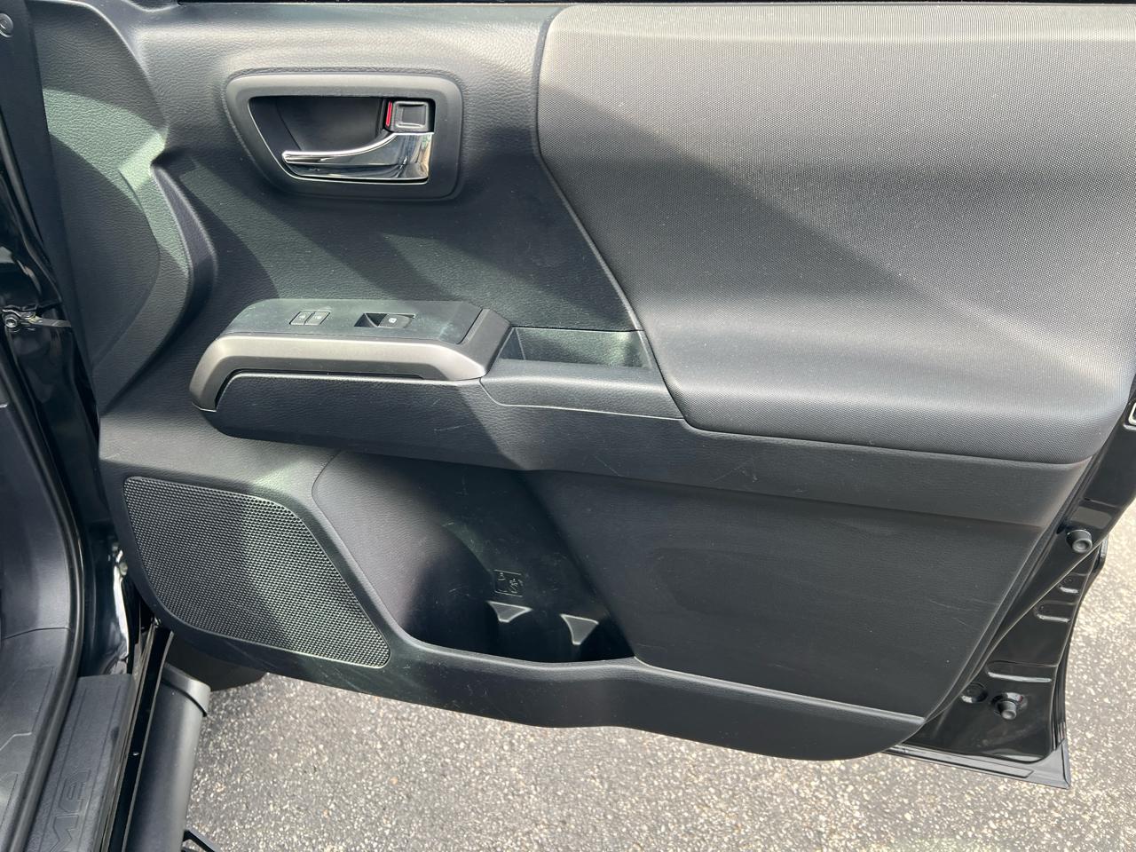 Toyota Tacoma 4WD TRD Off Road Double Cab 5' Bed V6 MT (Natl) 2019