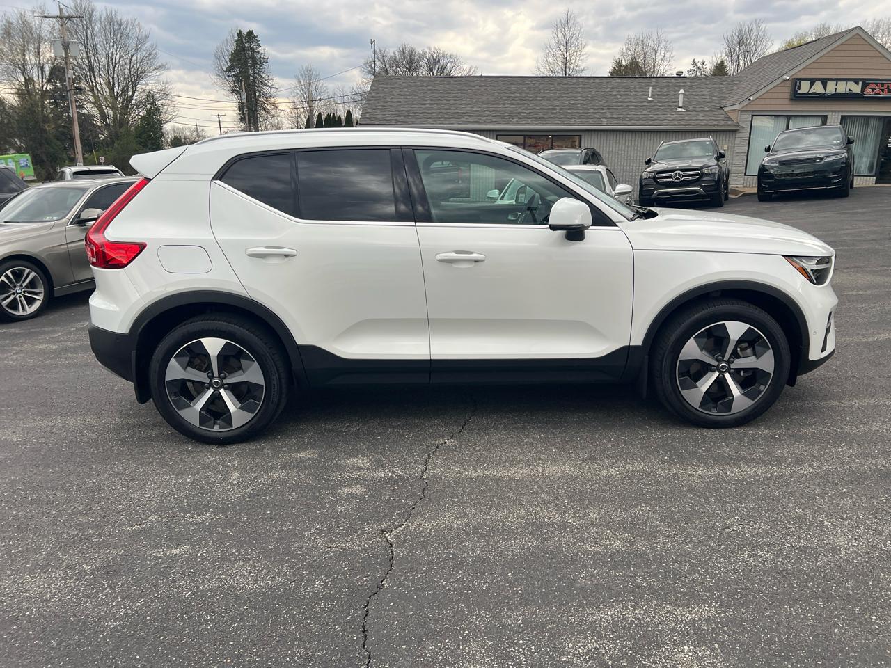 Volvo XC40 B5 AWD Ultimate Bright Theme 2023