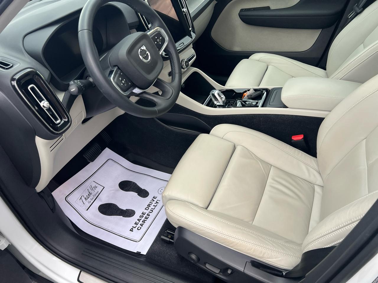 Volvo XC40 B5 AWD Ultimate Bright Theme 2023