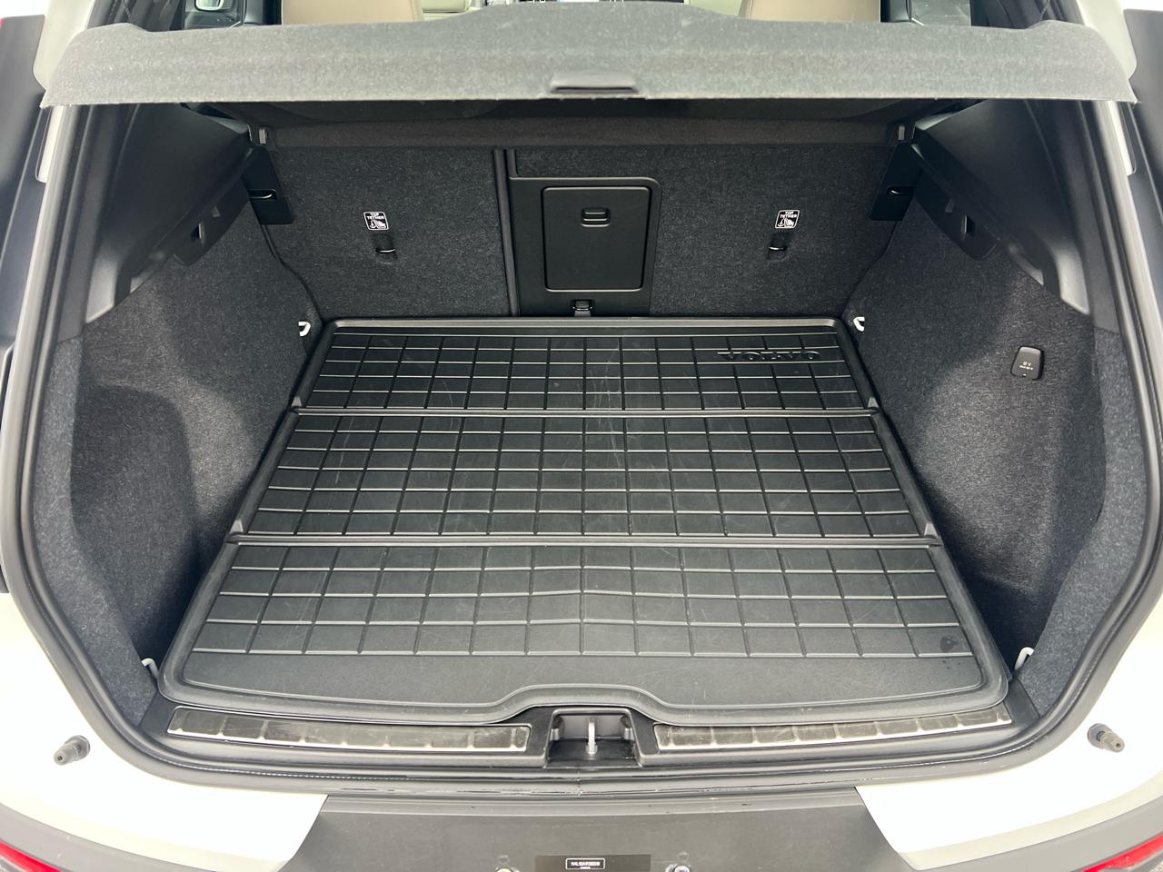 Volvo XC40 B5 AWD Ultimate Bright Theme 2023