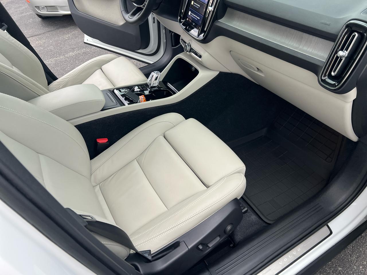 Volvo XC40 B5 AWD Ultimate Bright Theme 2023