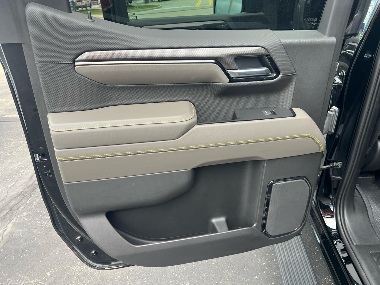Chevrolet Silverado 1500 4WD Crew Cab 147" ZR2 2023