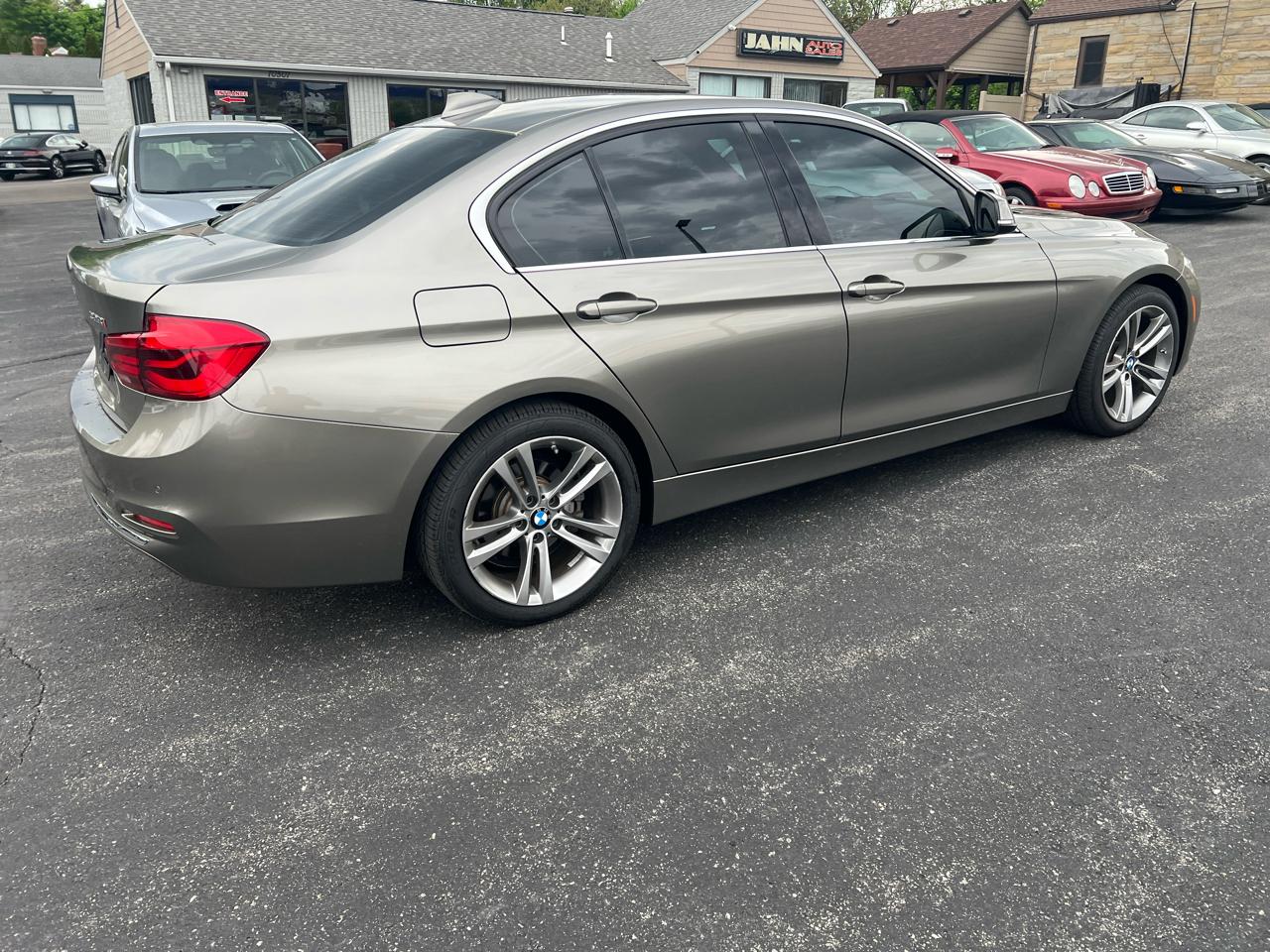 BMW 3 Series 4dr Sdn 328i xDrive AWD SULEV 2016