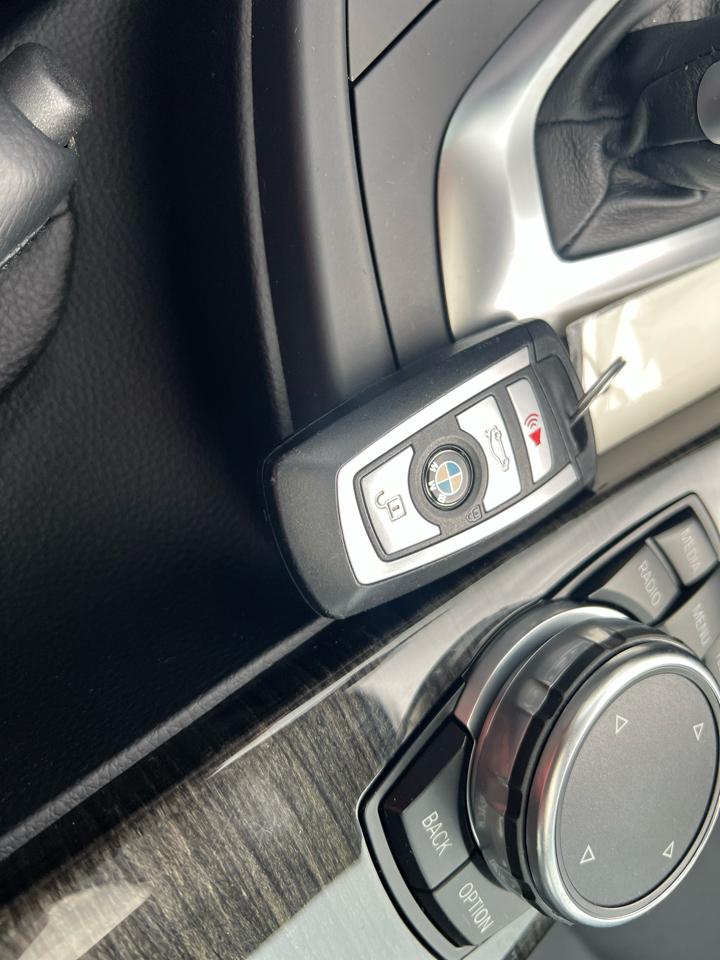 BMW 3 Series 4dr Sdn 328i xDrive AWD SULEV 2016