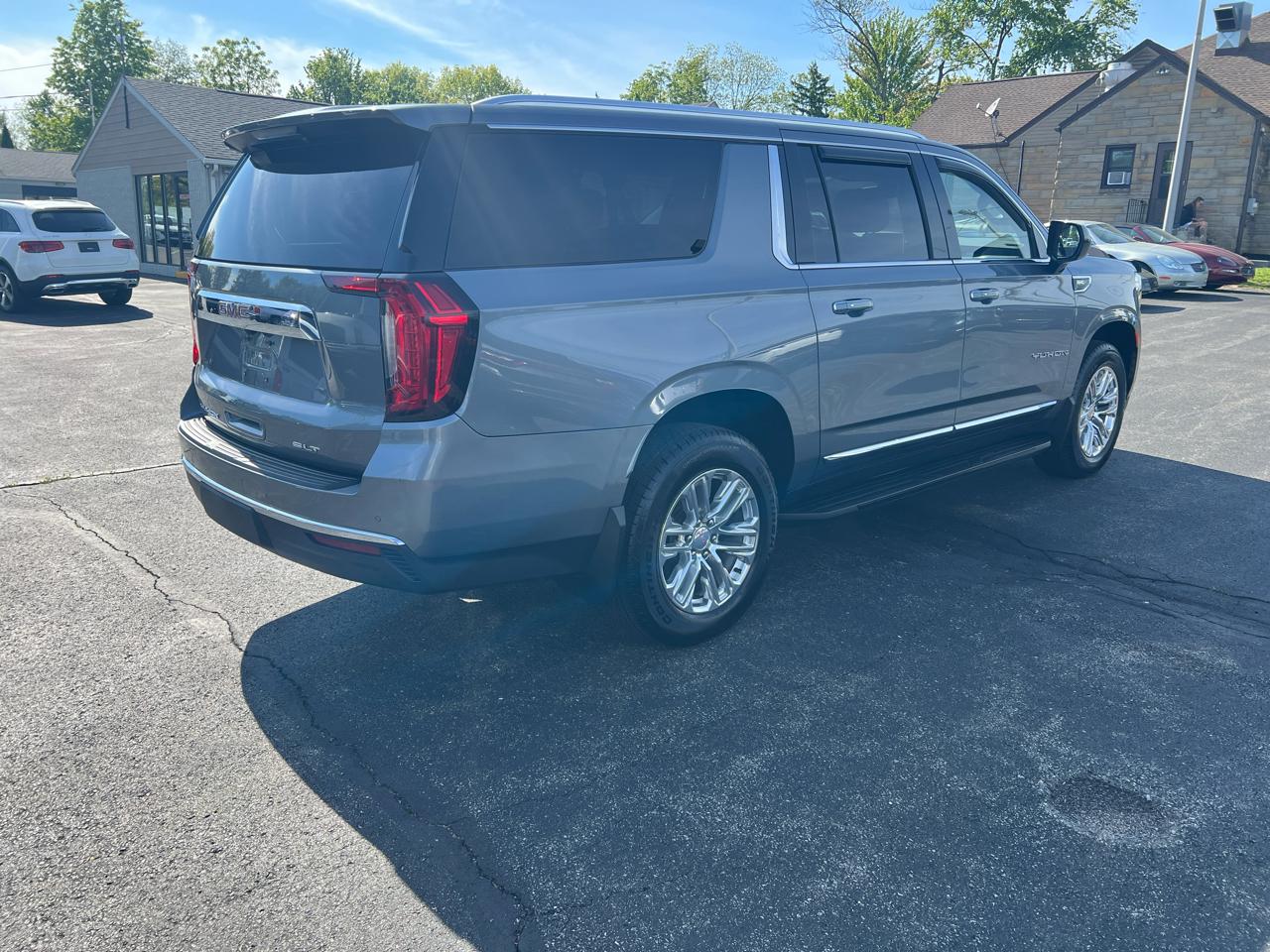 GMC Yukon XL 4WD 4dr SLT 2022