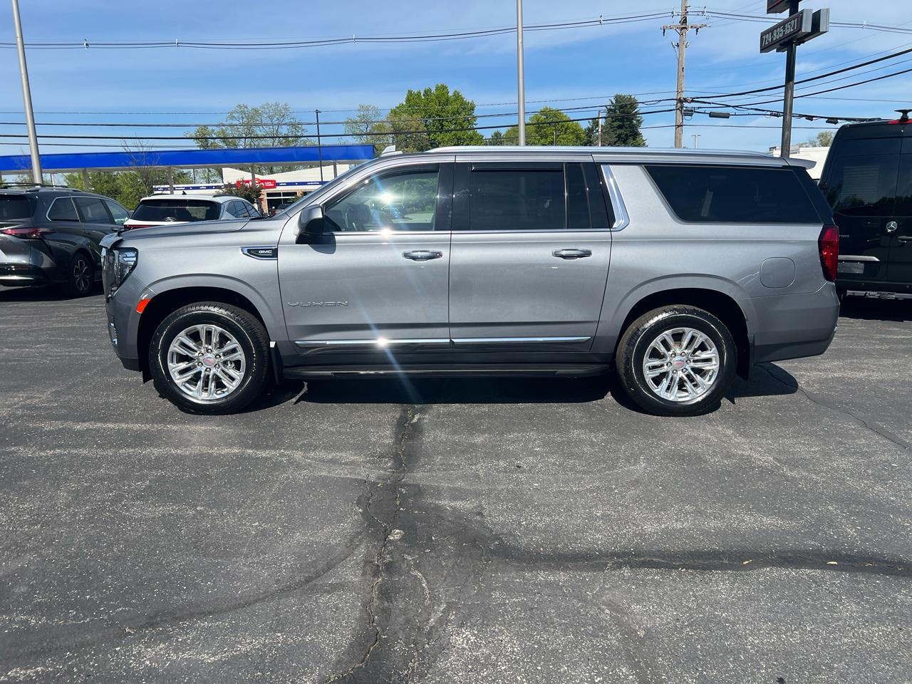 GMC Yukon XL 4WD 4dr SLT 2022