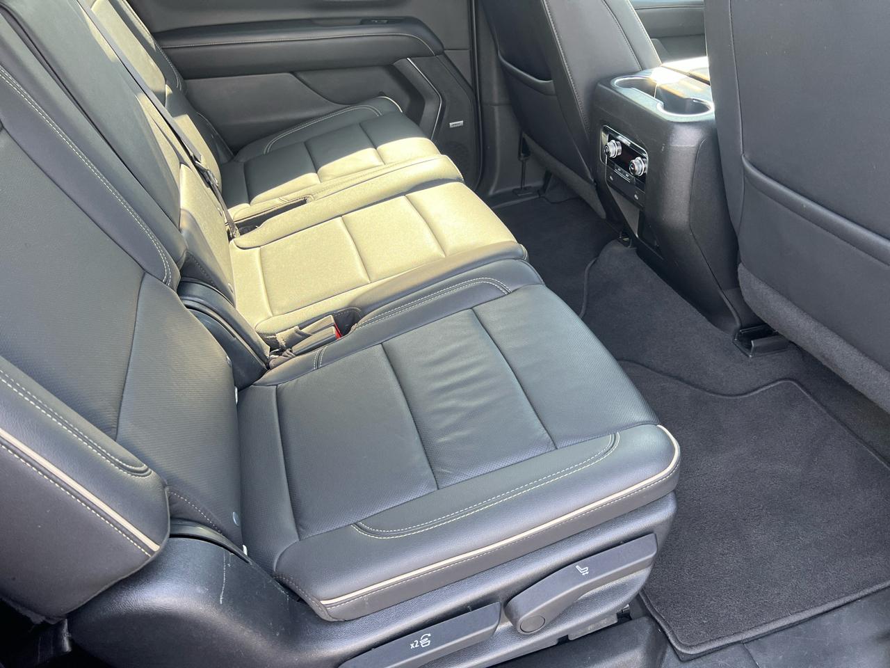 GMC Yukon XL 4WD 4dr SLT 2022