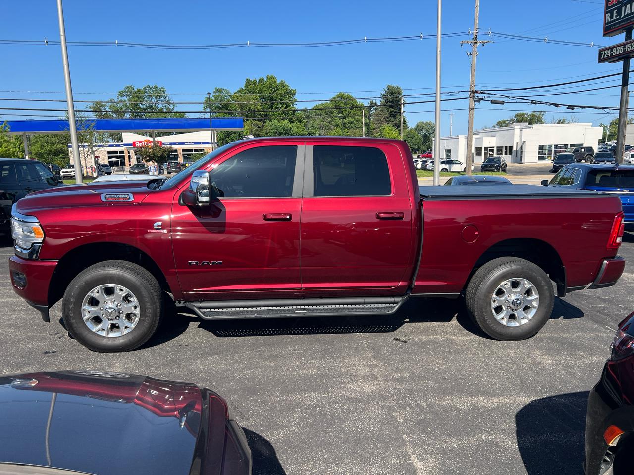 RAM 2500 Laramie 4x4 Crew Cab 6'4" Box 2023