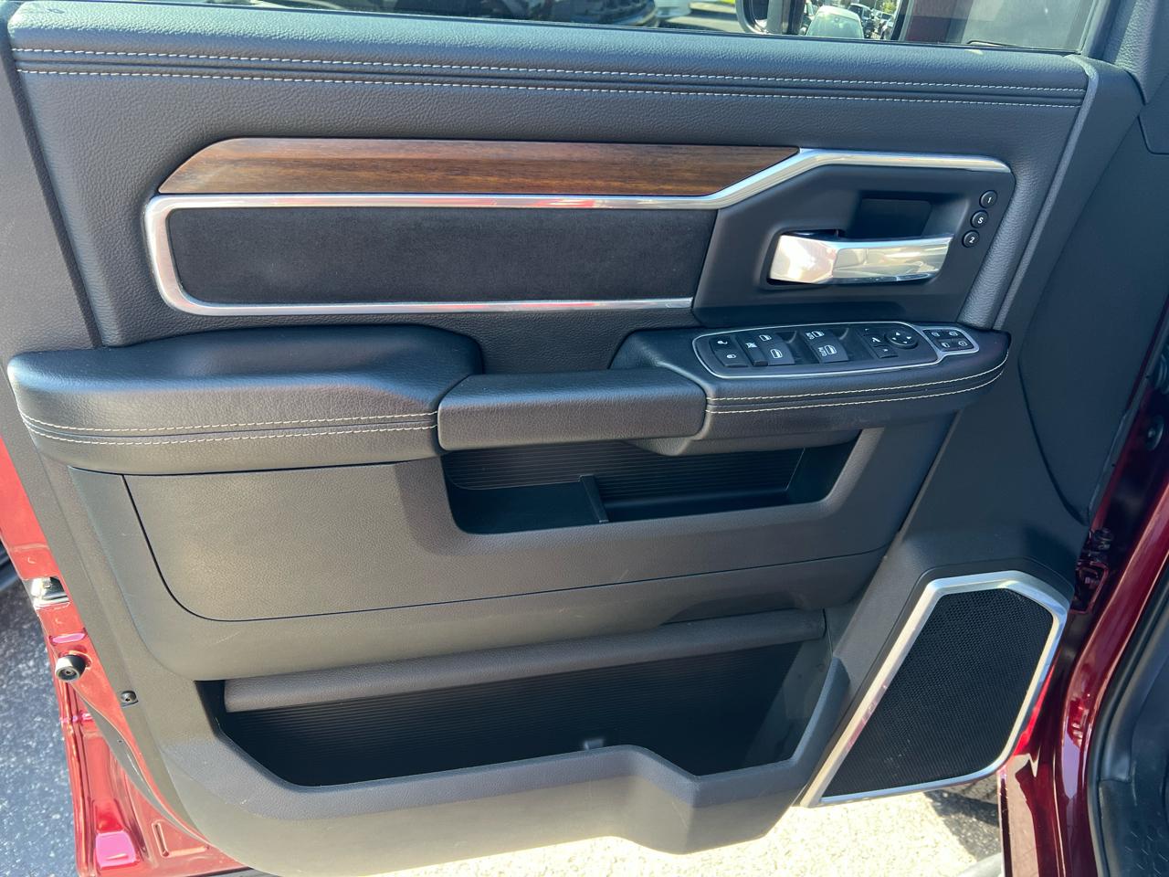 RAM 2500 Laramie 4x4 Crew Cab 6'4" Box 2023