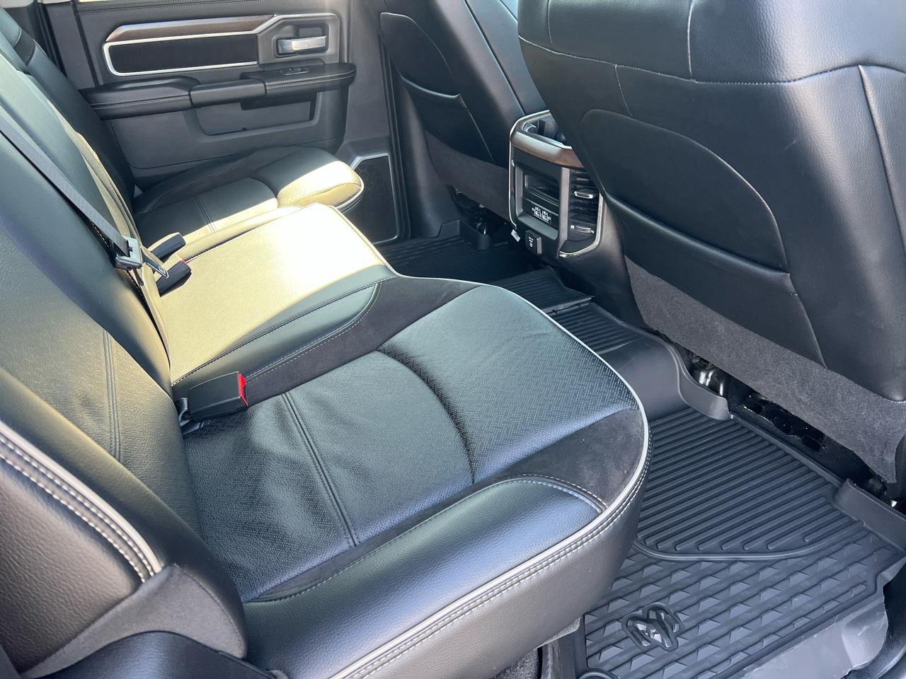 RAM 2500 Laramie 4x4 Crew Cab 6'4" Box 2023