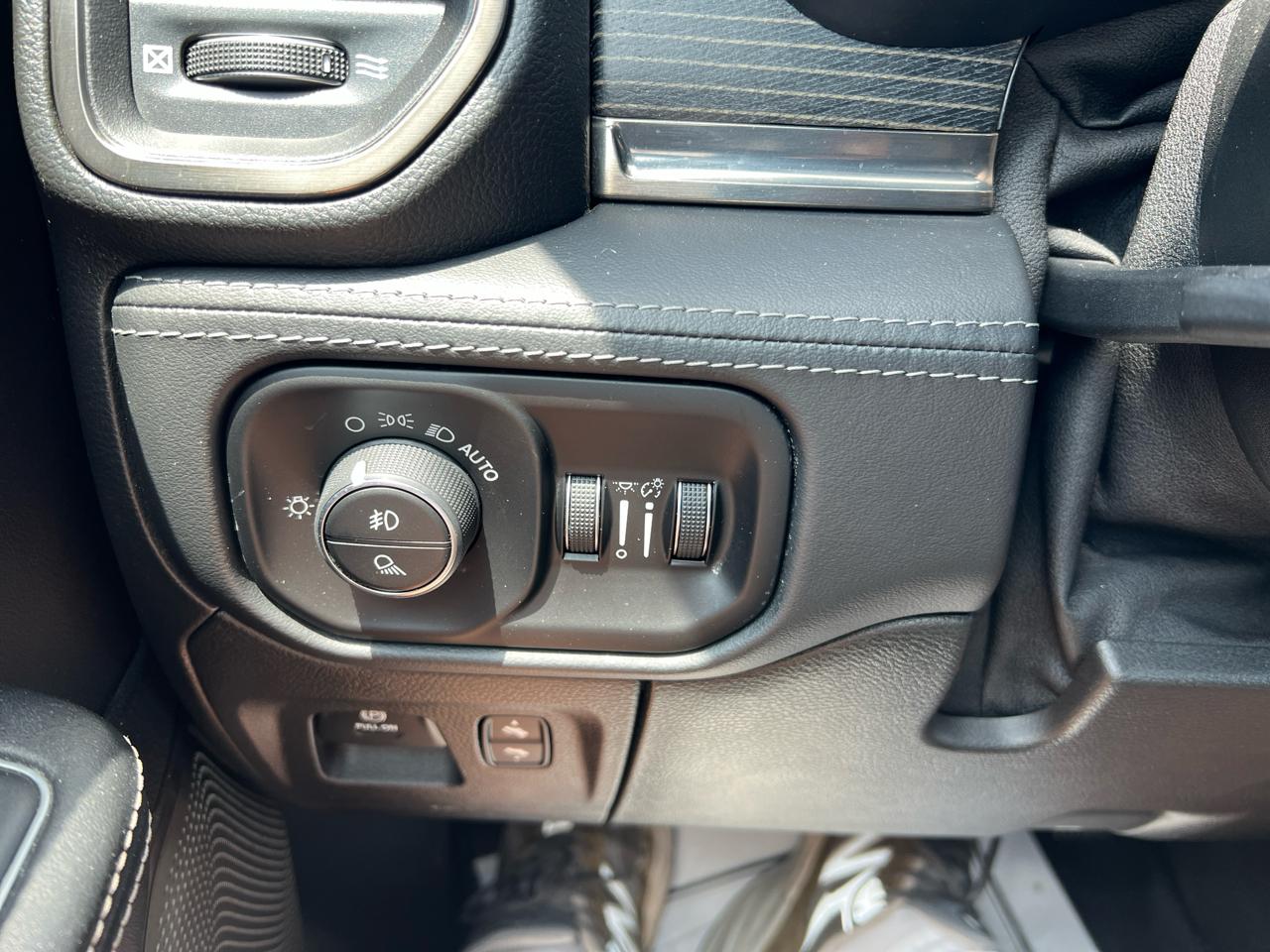 RAM 1500 Limited 4x4 Crew Cab 5'7" Box 2019