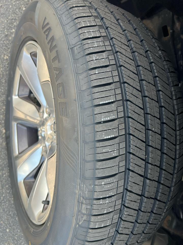 RAM 1500 Limited 4x4 Crew Cab 5'7" Box 2019