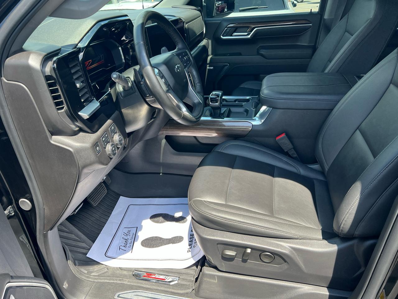 Chevrolet Silverado 1500 4WD Crew Cab 147" RST 2024