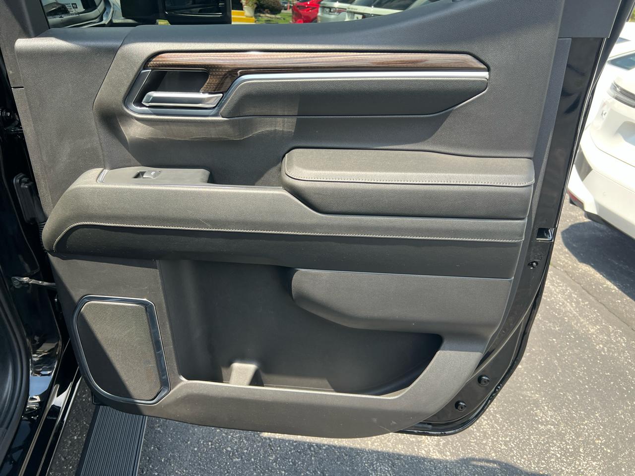 Chevrolet Silverado 1500 4WD Crew Cab 147" RST 2024