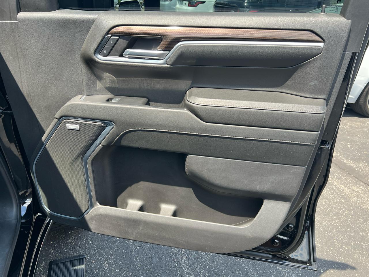 Chevrolet Silverado 1500 4WD Crew Cab 147" RST 2024