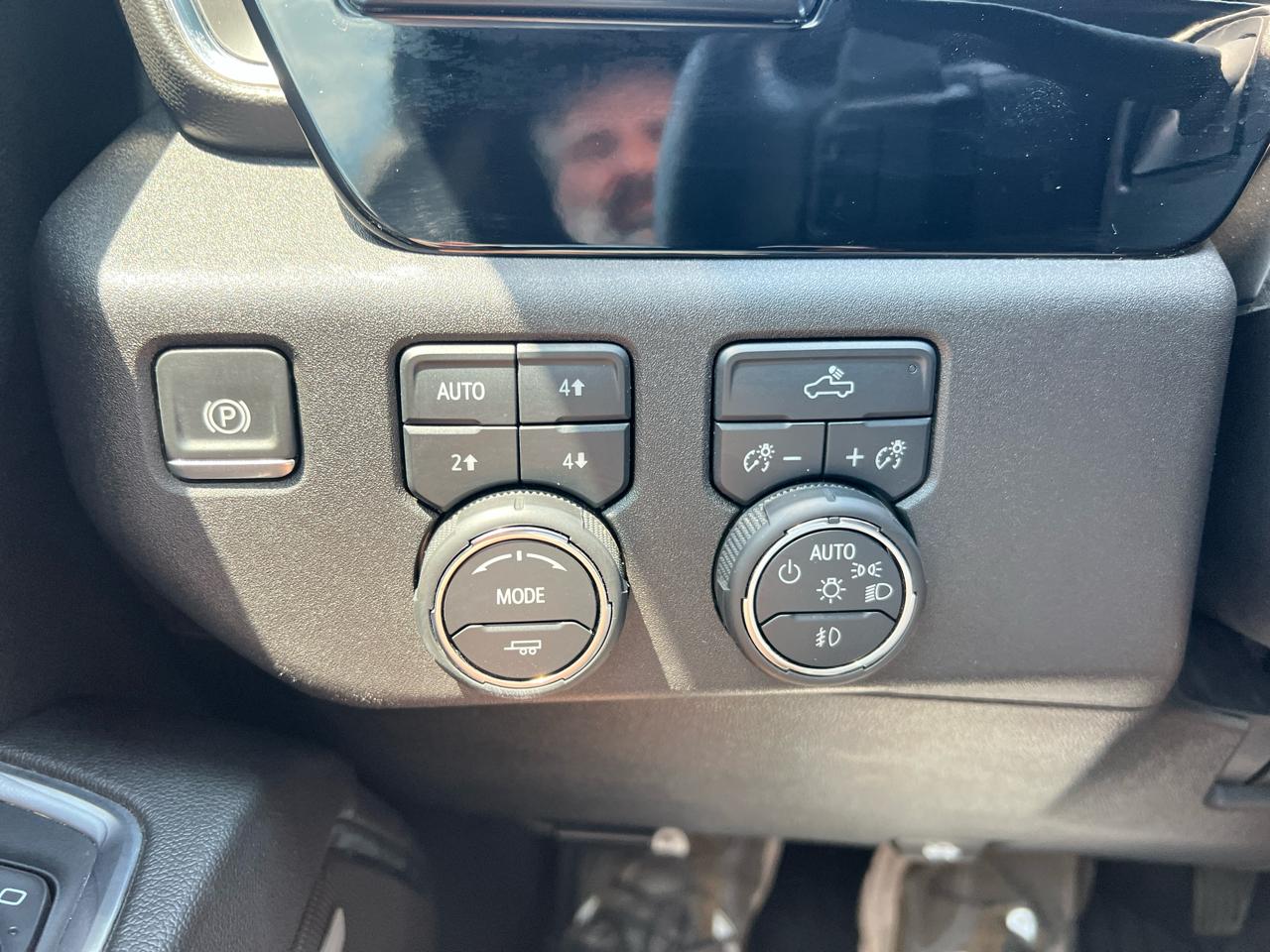 Chevrolet Silverado 1500 4WD Crew Cab 147" RST 2024