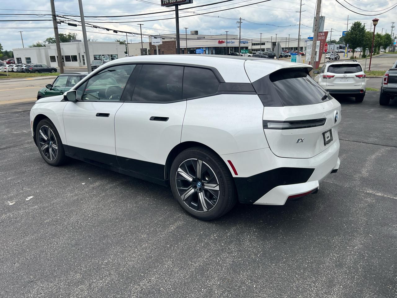BMW iX xDrive50 Sports Activity Vehicle 2025