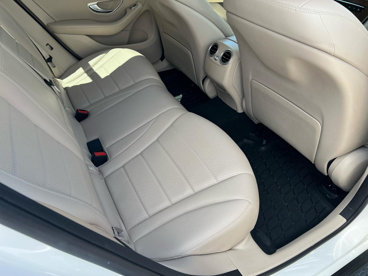 Mercedes-Benz GLC GLC 300 4MATIC SUV 2022