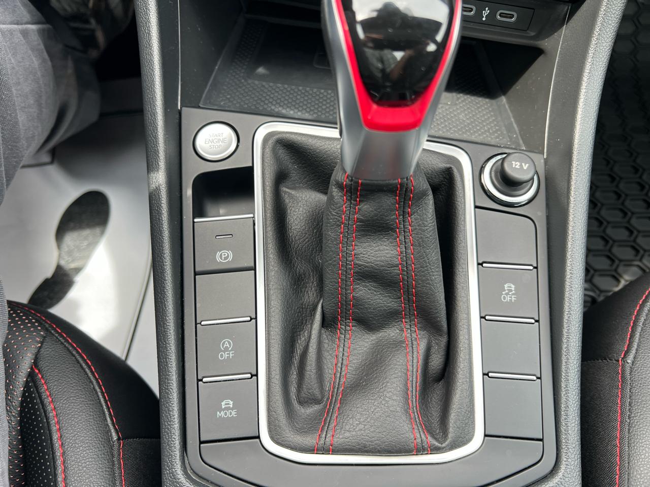 Volkswagen Jetta GLI Autobahn DSG 2024