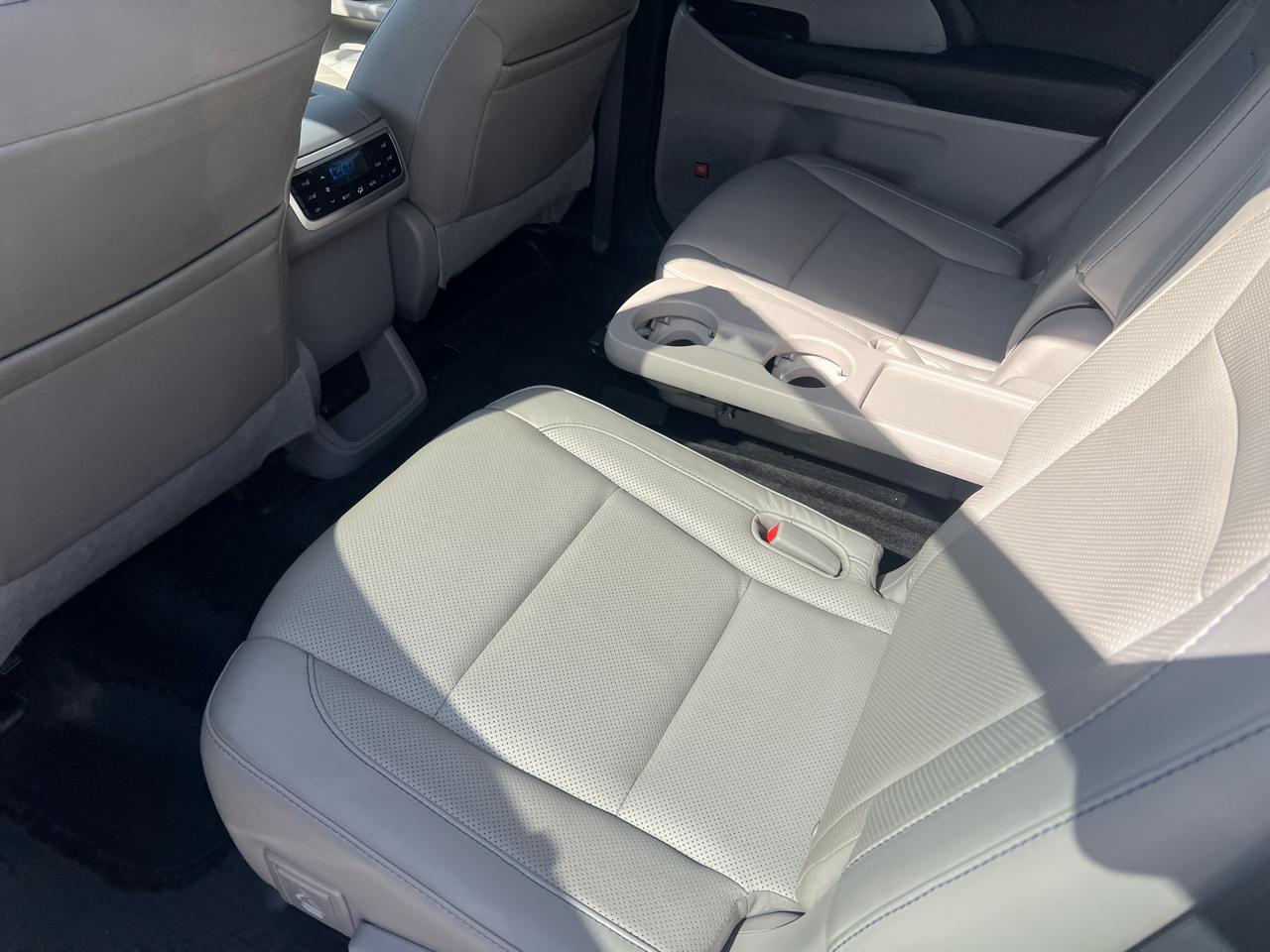 Toyota Highlander AWD 4dr V6 Limited (Natl) 2015